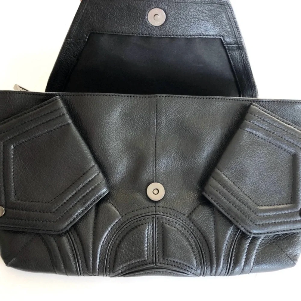BRACHFELD PARLAGY DAPHNE BLACK LEATHER CLUTCH